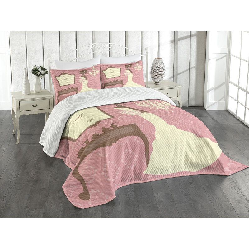 Queen Size White Quilted Bedspread Set with Pillow Shams