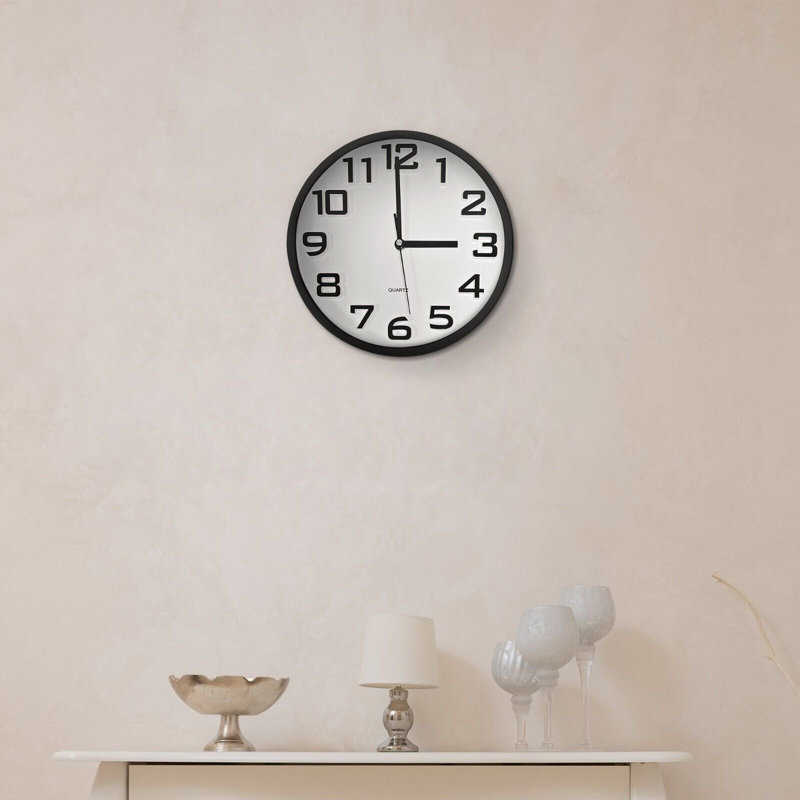 Nhieu Wall Clock, Black