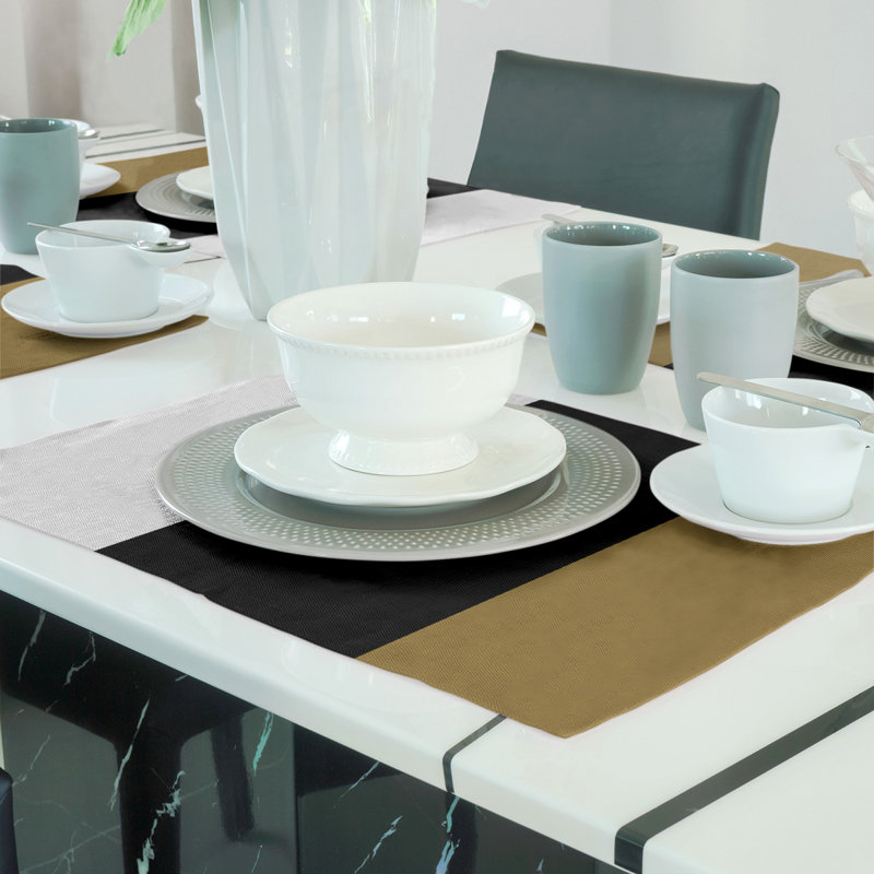 Récapitulatif de 18 po Wake Salem, Blanc / Noir, Polyester sergé