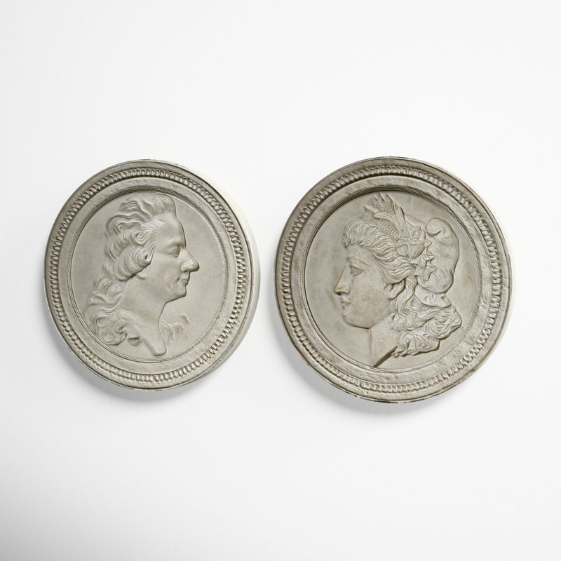 2 Piece Round Traditional Profile Wall Decor Set