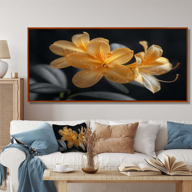 Rhododendron jaune et noir «Midnight Bloom I» - impression d'art mural rhododendron, Cadre flottant brun, H 24 po x l 32 po