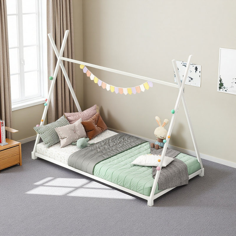 Lit plateforme simple en métal avec structure triangulaire, Blanc