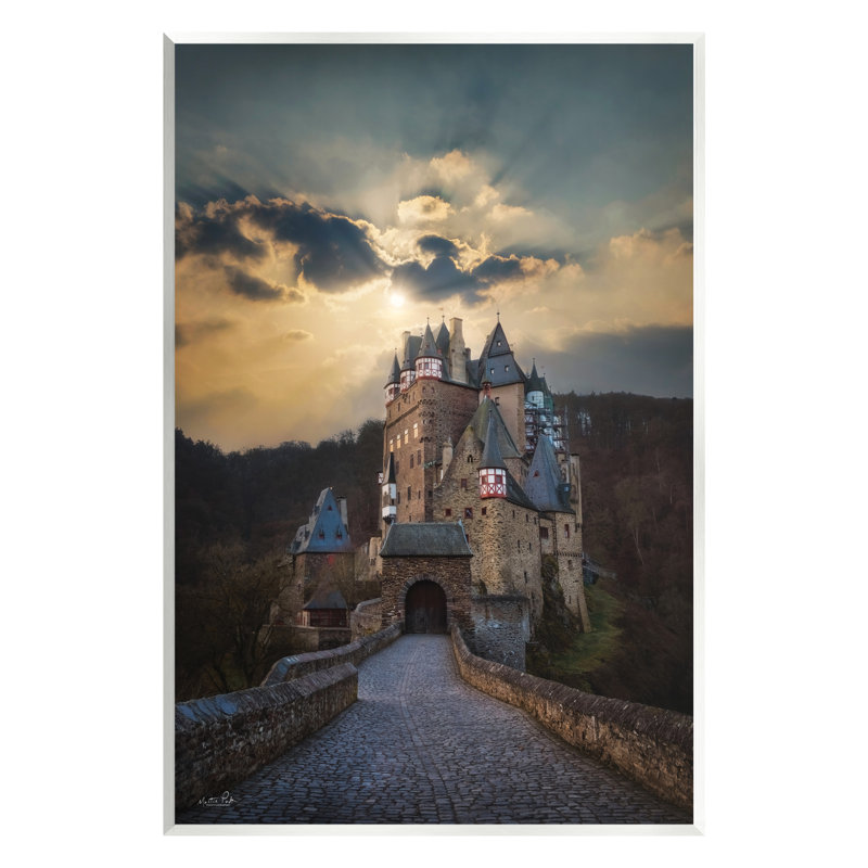 «Eltz Castle Path Sun Rays», photographie sur toile flottante par Martin Podt, H 15 po x l 10 po x P 0,5 po, Bois