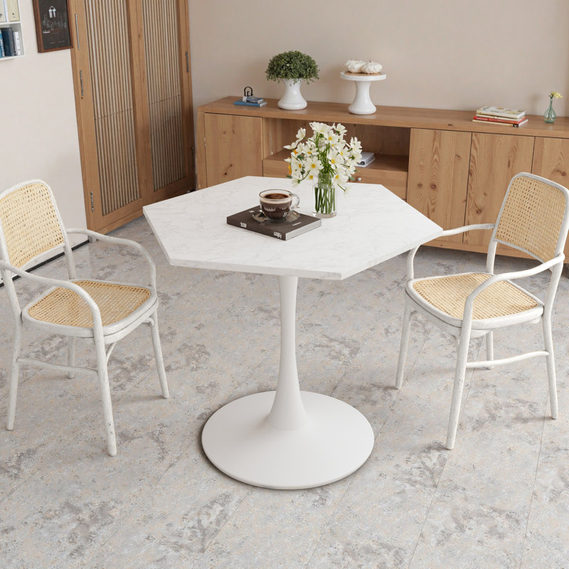 Table basse hexagonale moderne 31,50 "avec plateau en marbre imprimé blanc et base en métal