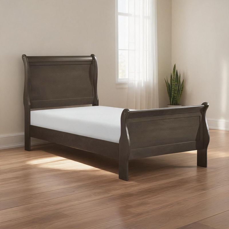 Structure de lit simple en bois gris ardoise, style Louis Philippe classique traditionnel pour une chambre à coucher résidentielle