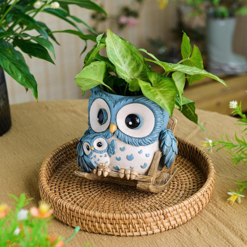 Joli pot bleu avec hibou et chaise berçante