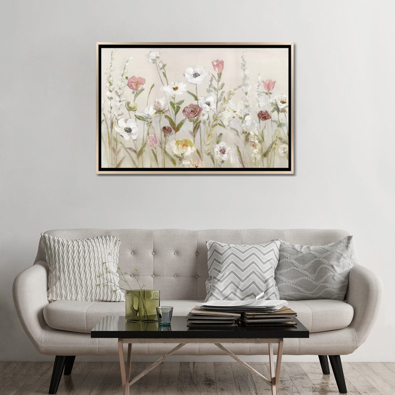 «Bloomin Around» par Sally Swatland, impression, Toile encadrée champagne, H 32 po x l 48 po x P 1,5 po, Non