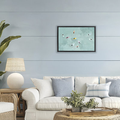 Cadre flottant Surfers Floating On Waves, design par Lily K.