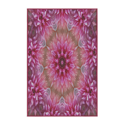 Tapis mauve à motif floral