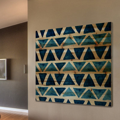 «Shades of Blue Triangle Bows», reproduction sur bois de pin naturel