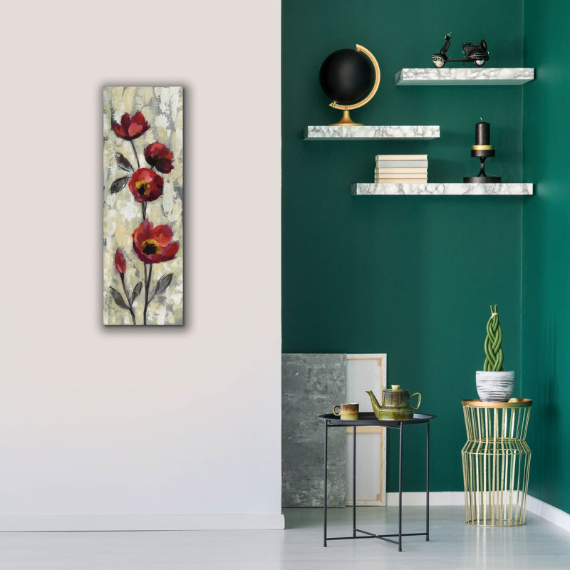 «Simple Red Floral I» par Silvia Vassileva, art mural sur toile, H 36 po x l 12 po x P 1,5 po