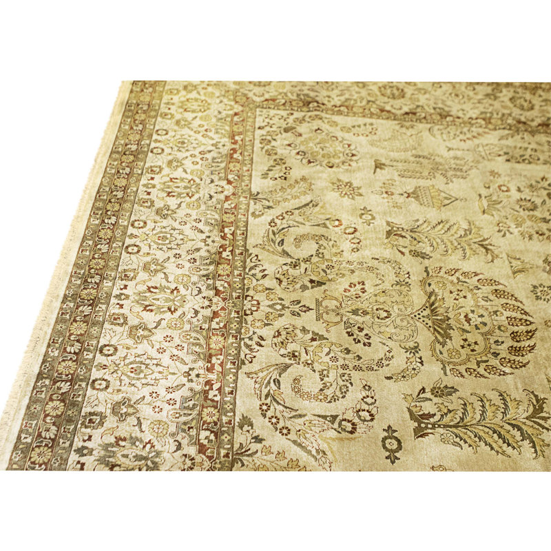 Hand Knotted Wool Area Rug in Gold And Beige