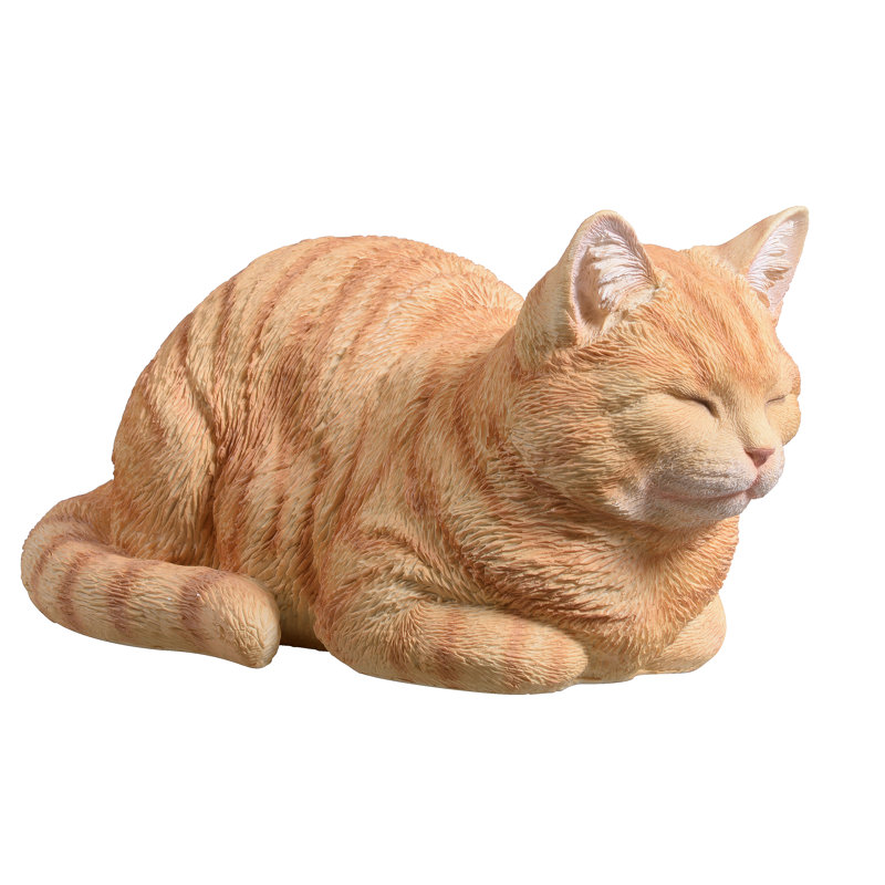 Chat tigré orange au repos, Orange