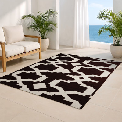 Trellis Black Indoor and Outdoor Area Rug