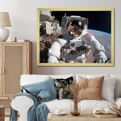 " Space Astronauts Extravehicular Activities "