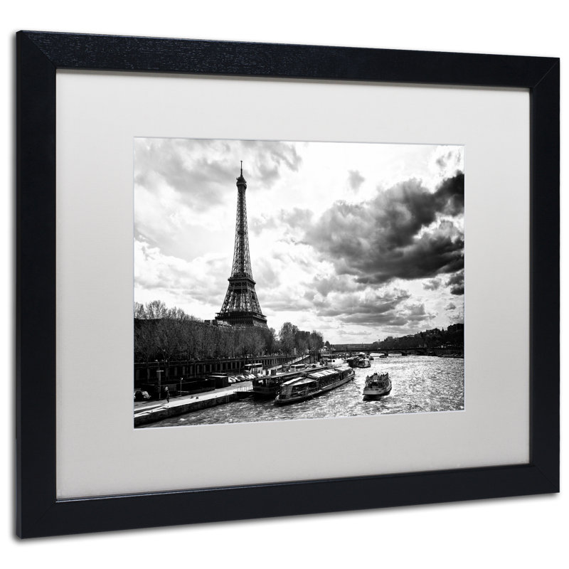 «Romantic Stroll in Paris» par Philippe Hugonnard, reproduction de photo sur toile encadrée, H 11 po x l 14 po x P 0,5 po
