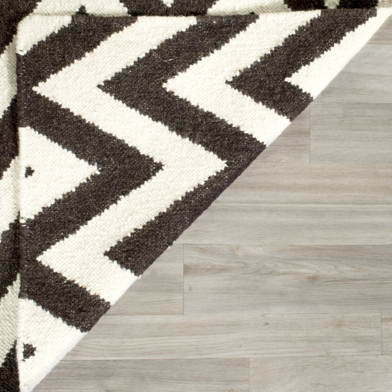 Darien Chevron Wool Hand Woven Area Rug, Rectangle 122 x 183 cm