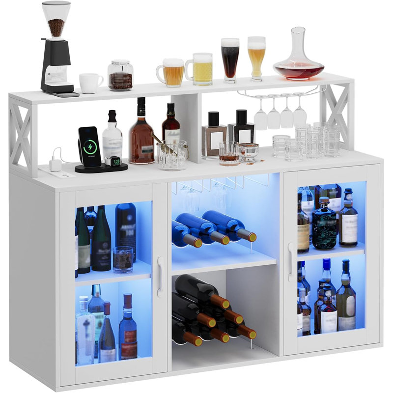 Armoire de bar autoportante avec lumière DEL, prises de courant, support à vin et porte-verre, Blanc