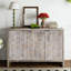 Buffet d'appoint 3 portes en bois Accent Bois naturel, tablettes réglables, rangement attrayant. Attrayant