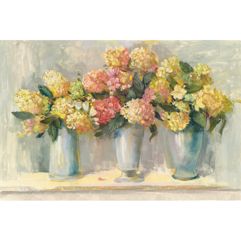 «Ivory and Blush Hydrangea Bouquets» par Carol Rowan, reproduction d'art sur toile tendue, H 12 po x l 18 po