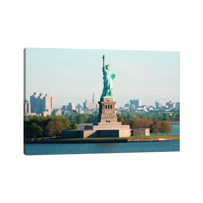 Statue Of Liberty - Wrapped Canvas Print, 101.6 cm H x 66.04 cm W x 3.175 cm D