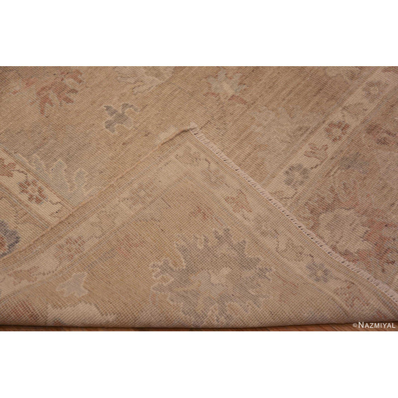 Tapis turc moderne de style Oushak One-of-a-Kind