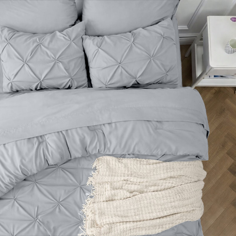 Microfiber Pintuck Duvet Cover Set – 2 Pillowcases, Super King Duvet Cover + 2 Standard Pillowcases, Silver