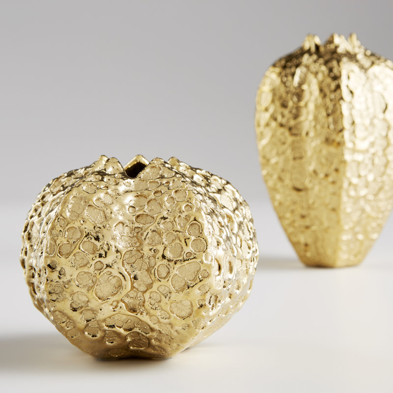 Pores Glass Table Vase