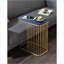 Table basse en bois composite bleu avec pieds verticaux en métal doré, robuste et amp; Prêt à l'emploi