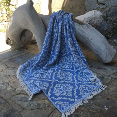 Luxueuse serviette de plage 100% coton Fouta, 35,4 po x 66,9 po | Hautement absorbant, doux et durable, 7,6 oz / pied carré | Lavable à la machine à 86-104 ° F, élégant design bleu | Parfait pour la plage, la piscine ou le spa