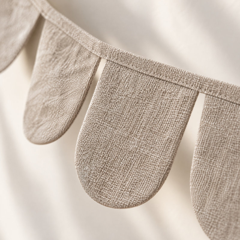 Cotton Scalloped Holiday Garland