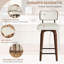 Ensemble de tabourets de bar pivotants, tabourets de bar à hauteur de comptoir de 26 po avec dossier et pieds en bois de noyer, tabouret de bar Mid-Century pour comptoir de cuisine, tabourets de bar en similicuir, blanc