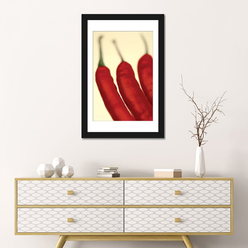 « chili », impression sur toile, H 24 po x l 16 po x P 1 po, Papier d'art encadré noir, Blanc