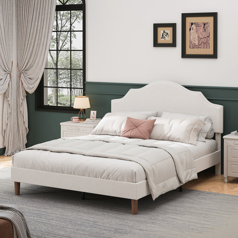Grand lit plateforme tapissier, Grand lit