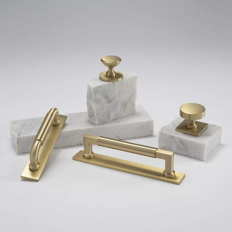 Parkview Collection Knob Backplate - 1-1/2 " Diameter Cabinet Knob - Transitional Hardware for Drawers & Cabinets