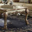 Table de bout avec pattes dorées