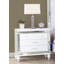 Ensemble de chambre à coucher grand avec 4 grands lits en bois de couleur blanche