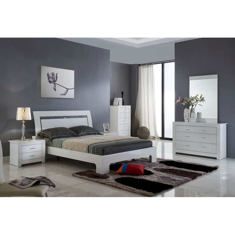 Xaylen Standard Bed, King