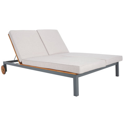 Outdoor Lounge Chair