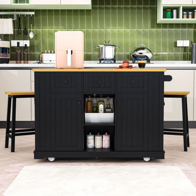 Ensemble d'îlot de cuisine 3 pièces Cheryllynne avec station de charge intégrée, comptoir extensible et deux tabourets de bar