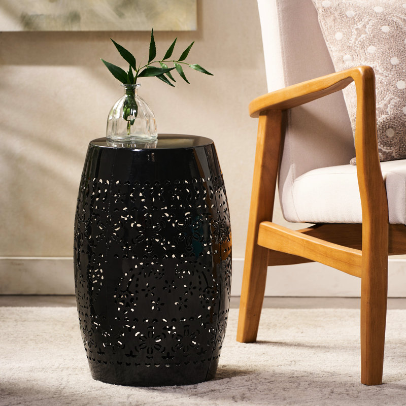Charmante table d'appoint moderne au design exquis pour des espaces élégants, Noir