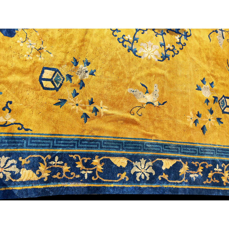 Hand Knotted Wool Floral Area Rug