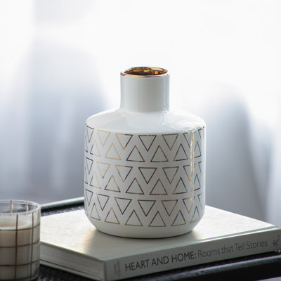 Accent Round White/Gold Vase