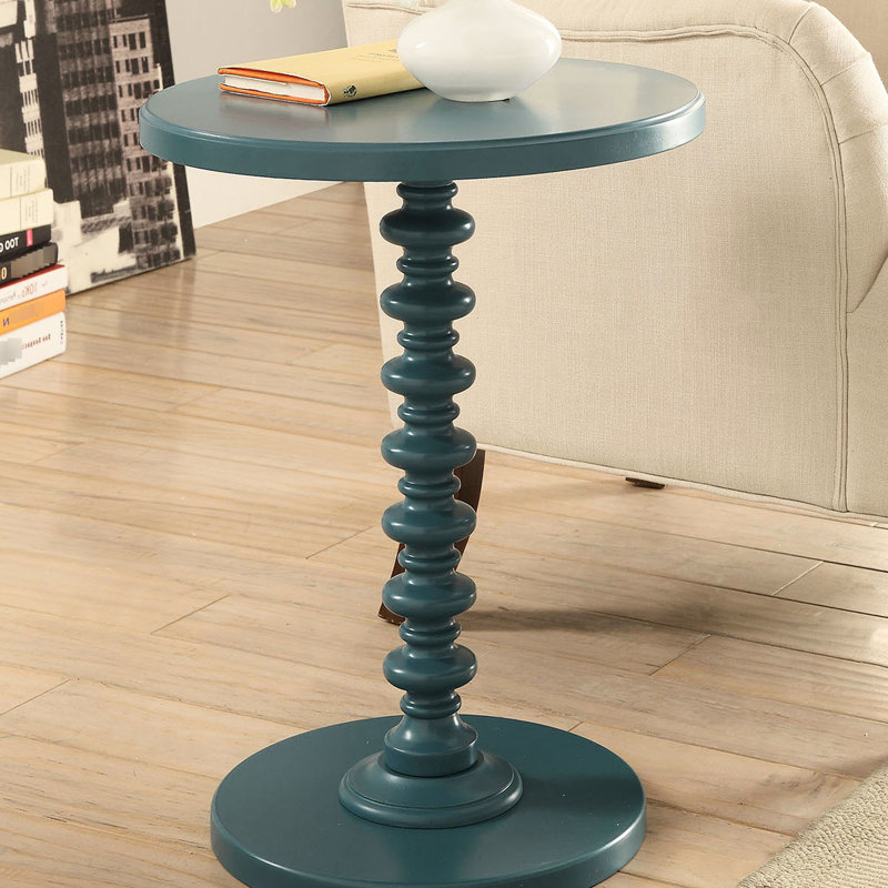 Table d'appoint ronde en bois bleu sarcelle, piédestal simple, look intemporel, espace de vie principal, taille compacte, espaces restreints, surface pour boissons avec plateau sur le plan esthétique dans différentes pièces, petite