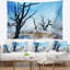 Tapisserie paysage paysager avec de grands arbres secs-28488288