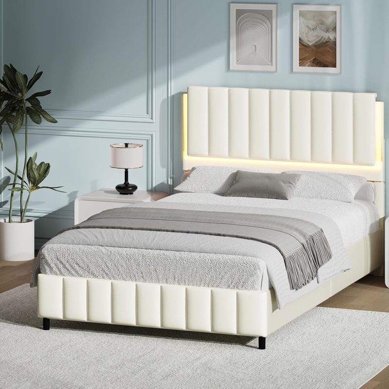 Structure de lit tapissier avec lumières DEL, lit plateforme en similicuir, Grand lit, Crème