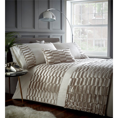 Delavan Bridgerton Damask Jacquard Luxury Duvet Cover Set