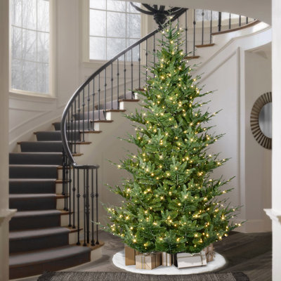 Pre-Lit Artificial Hillside Spruce Tree