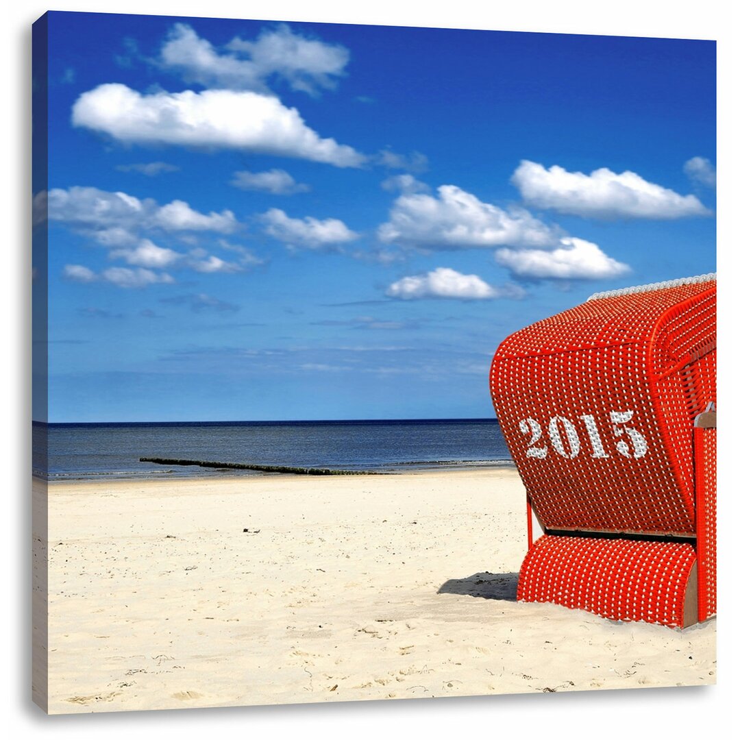 Leinwandbild Einsamer Strandkorb an der Nordsee