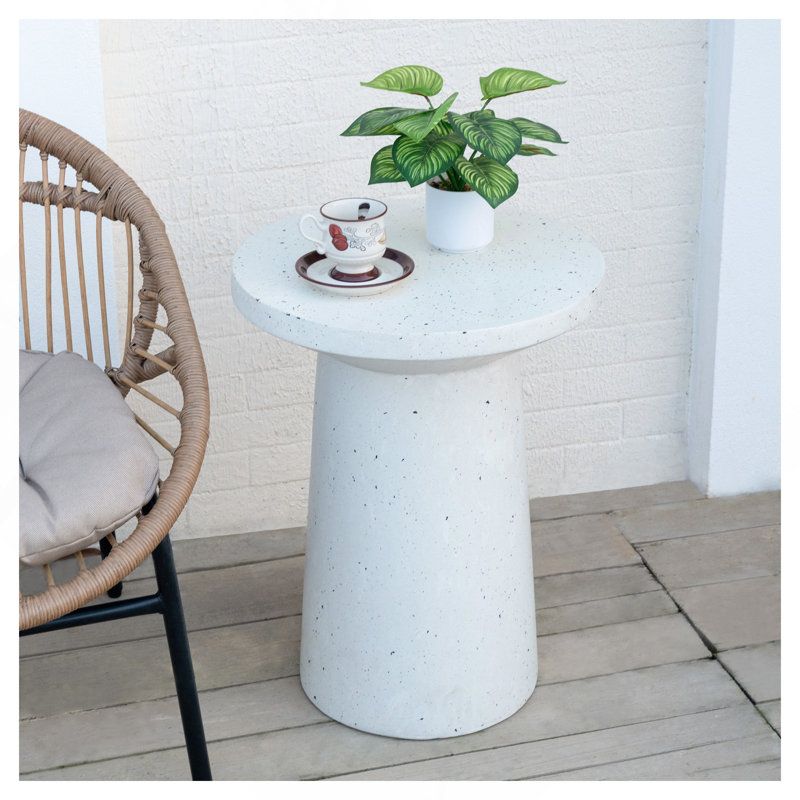 Table d'appoint d'extérieur H 24 po MGO Terrazzo, blanc